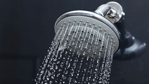 Врач Кондрахин: холодный душ может вызвать инфаркт