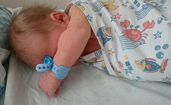 В Белгородской области новорожденным подарят набор из 12 предметов