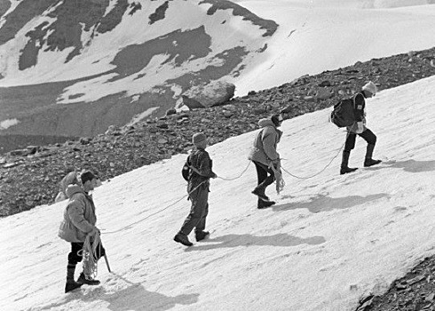 Смерть на пике Ленина: загадки крупнейшей трагедии в истории альпинизма