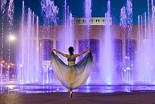 «Я смотрела на фонтан и представляла, как танцует балерина»: в центре Перми провели необычную фотосессию