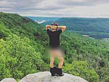 Голопопые туристы заполонили Instagram