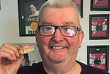 Мужчина получил по почте потерянную 11 лет назад за границей вставную челюсть