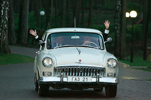 В 2005 году Владимир Путин и Джордж Буш в резиденции «Ново-Огарево» прокатились на принадлежащем российскому президенту раритетном автомобиле ГАЗ-21 «Волга», 1956 года выпуска
