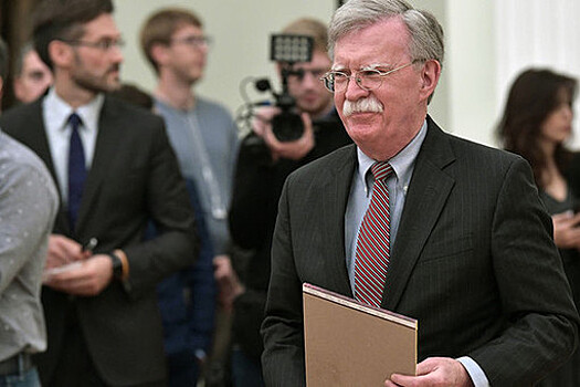 Экс-советник Болтон: Россия и Украина все еще далеки друг от друга