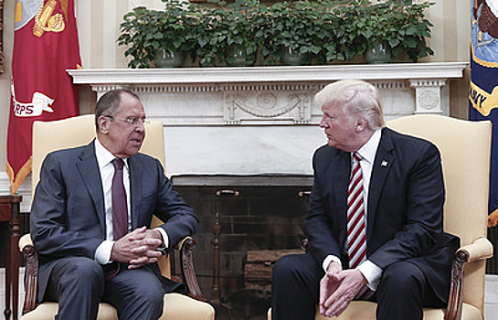 Трамп рассказал Лаврову о планах ИГ взорвать самолет