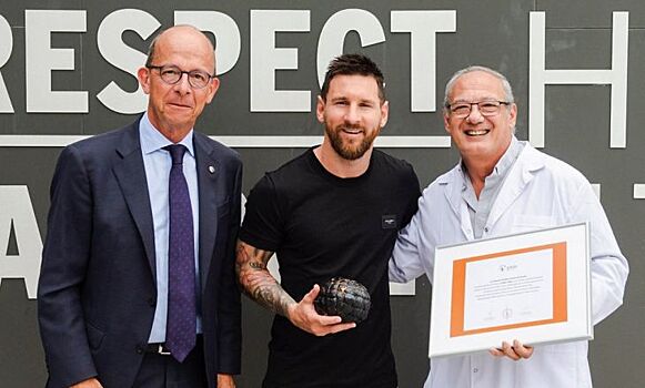 Месси получил трогательный подарок от африканских детей