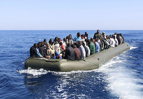 Европе предрекли неуправляемый поток беженцев из Африки