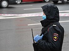 Мужчину с огнестрельным ранением выбросили из машины в Москве