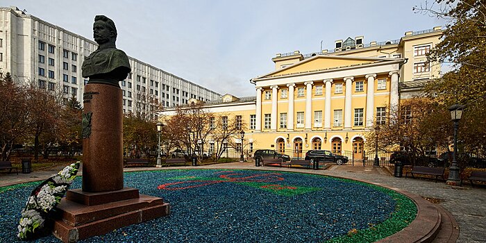 Улица как выставка. Где на Знаменке жил Стендаль и слушал оперу Пушкин