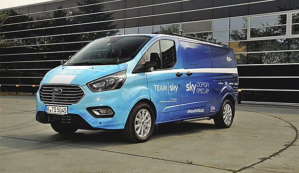 Ford представил уникальную версию микроавтобуса Tourneo Custom для велогонки Тур де Франс