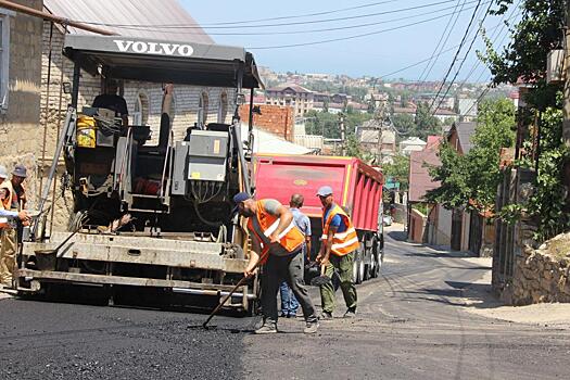 В Махачкале продолжают реализовывать нацпроект «Безопасные и качественные автомобильные дороги»