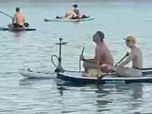 Москвич прокатился на сапе с кальяном и попал на видео