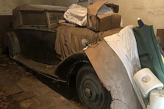 Хранившийся 50 лет в сарае Bentley продали за миллионы