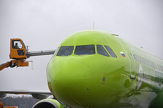 У вылетавшего в Москву самолета российской авиакомпании потекло топливо