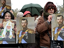 Главное за неделю в регионах РФ. Обыски в мэрии, депутатский бильярд и свержение царя