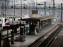 «Разве что на воздушном шаре прилететь». Протесты парализовали движение в Париже и других городах Франции