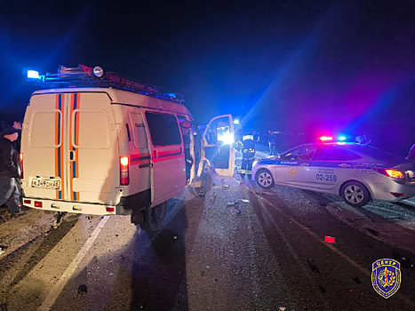 Подробности ДТП на трассе в Аэропорт: пассажира выкинуло из салона, у водителя-виновника зажало ноги