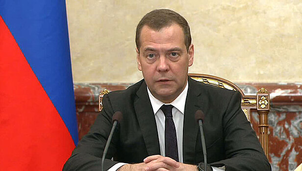 Медведев поблагодарил российских хоккеистов