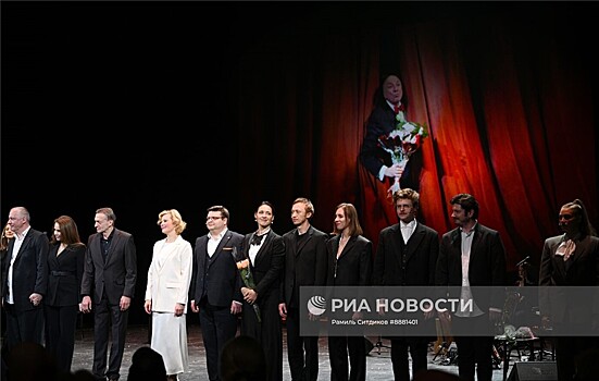 "Однажды еще что-нибудь произойдет..."