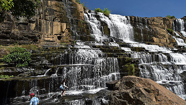 После гибели туриста во Вьетнаме отменили экстремальные туры на водопад