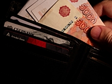 Омский экс-чиновник отделался штрафом за оформление матпомощи самому себе