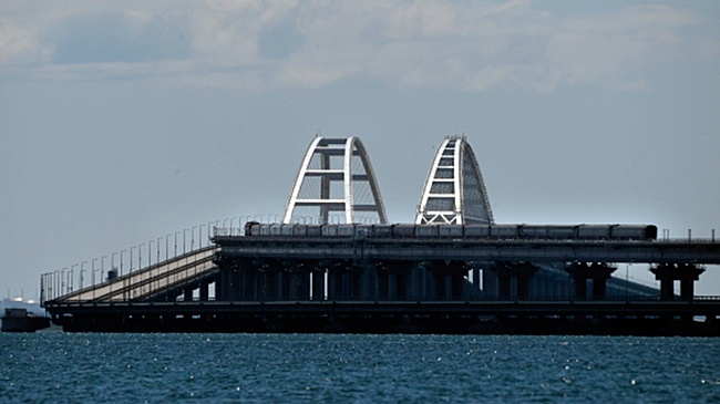 Из-за остановки движения по Крымскому мосту задержаны 16 поездов