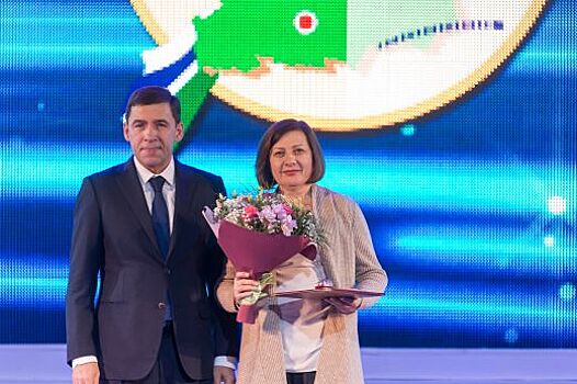 Евгений Куйвашев поздравил работников и ветеранов свердловских избиркомов с 25-летием избирательной системы региона