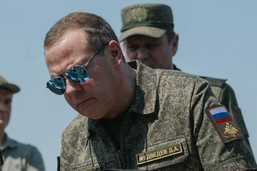 Медведев заявил о провале еэсовской «анти-СВО»
