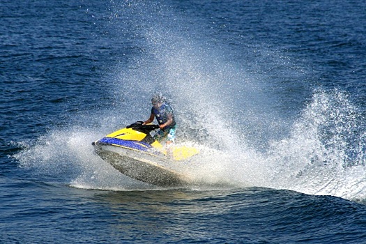 Установлена личность погибшей при столкновении гидроцикла и катера