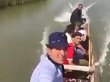 Две лодки столкнулись в болотах Ирака из-за селфи пассажира