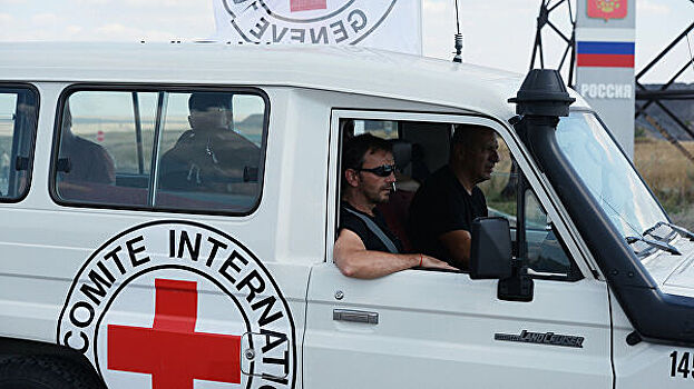 Красный Крест направил в Донбасс 12 грузовиков с гуманитарной помощью