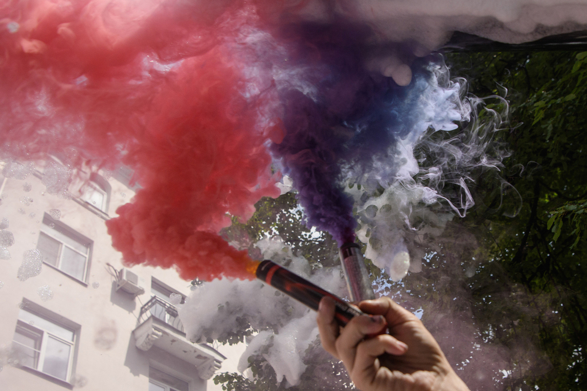 Пациент бросил дымовую шашку в стоматологическую поликлинику