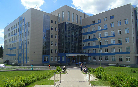 Курянам представили график работы поликлиник и аптек на майские праздники
