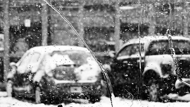 В Бийске сотрудница полиции и ее мать спасли замерзающего возле автобусной остановки мужчину