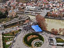 Еврокомиссия пригрозила Грузии отменой безвиза