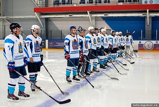 В Пскове состоялся товарищеский матч по хоккею, посвященный Дню образования службы ГАИ — ГИБДД в системе МВД России