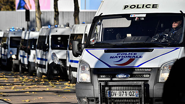 Во Франции эвакуируют группу посетителей с неисправного аттракциона