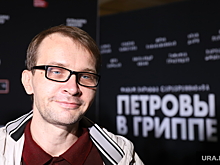 Уральский писатель Алексей Сальников признался Собчак, что жена просит его уехать из страны