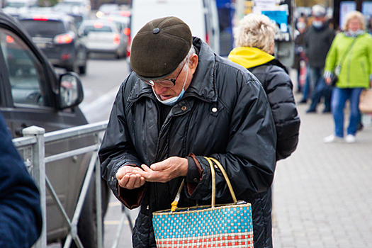 «Плачет бабка, плачет дед: как теперь платить за свет?»: музыкальный дайджест новостей недели в Калининграде (видео)