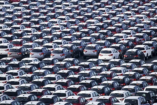 Продажи новых легковых автомобилей в России в октябре снизились на 5,2%