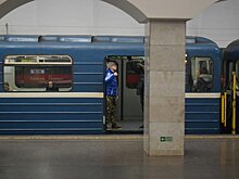 Пассажиры петербургского метро катались с открытыми дверями