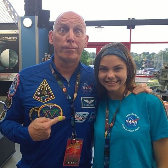 В 2008 году Берт Карсон - отец Алиссы - записал ее в космический лагерь США (United States Space Camp). Она быстро стала первым человеком, прошедшим подготовку во всех трех лагерях NASA