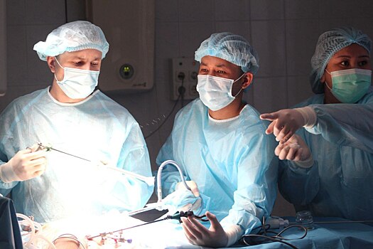 Оренбургские хирурги спали жизнь 34-летней женщине с большой кистой в печени