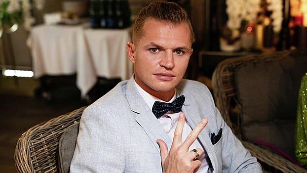 Дмитрий Тарасов улетел из Москвы в компании Курбана Омарова