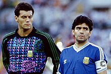Чемпионат мира — 1990: Серхио Гойкоэчеа мочился на газон, чтобы отразить пенальти, он спас Диего Марадону после промаха