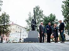 Хинштейн проинспектировал ход благоустройства общественных пространств