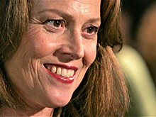 От школьного клоуна до звезды Голливуда: как выглядела Сигурни Уивер в молодости