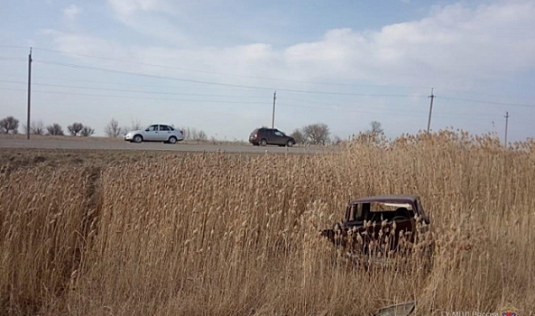 В Волгоградской области пьяный водитель на ВАЗе улетел в кювет