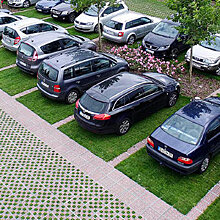У домов по реновации появятся эко-парковки