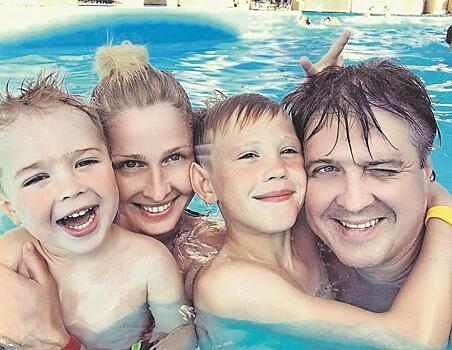 Денис Матросов: «Я — пряничный папа. Не получается быть строгим!»